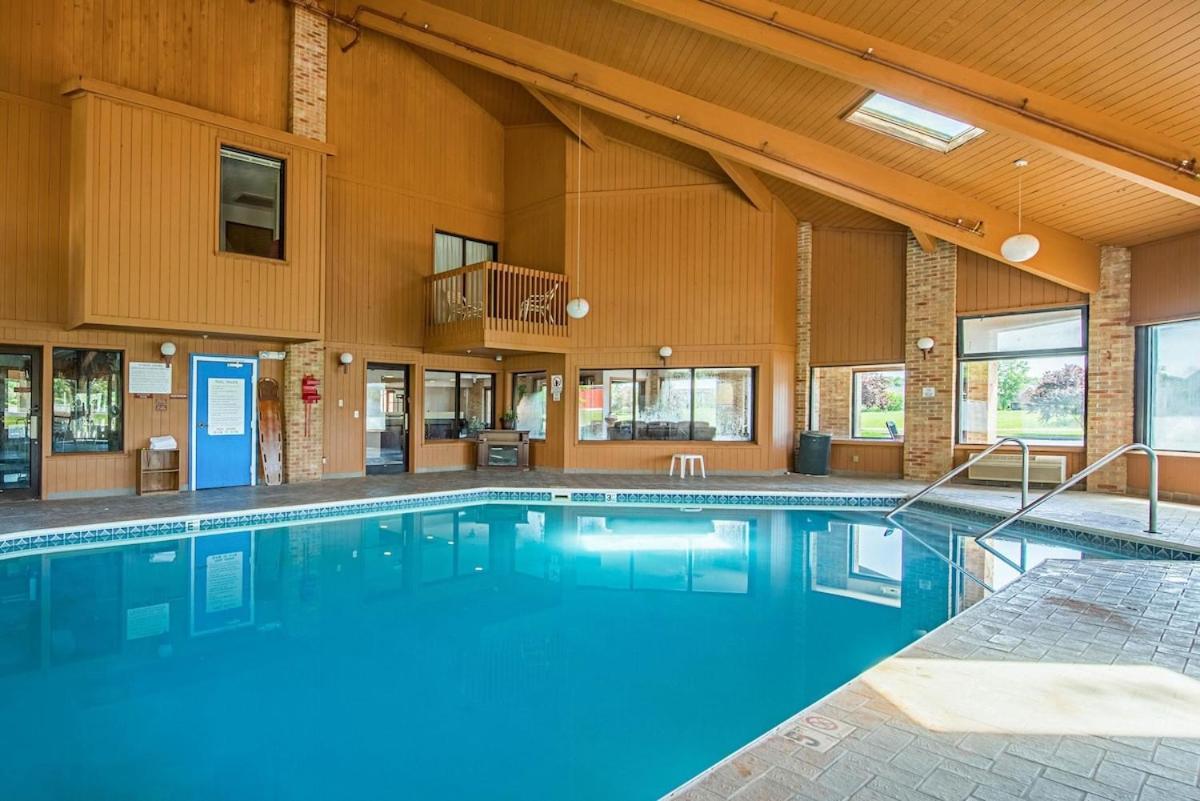 Royal Inn Suites Huntington Buitenkant foto