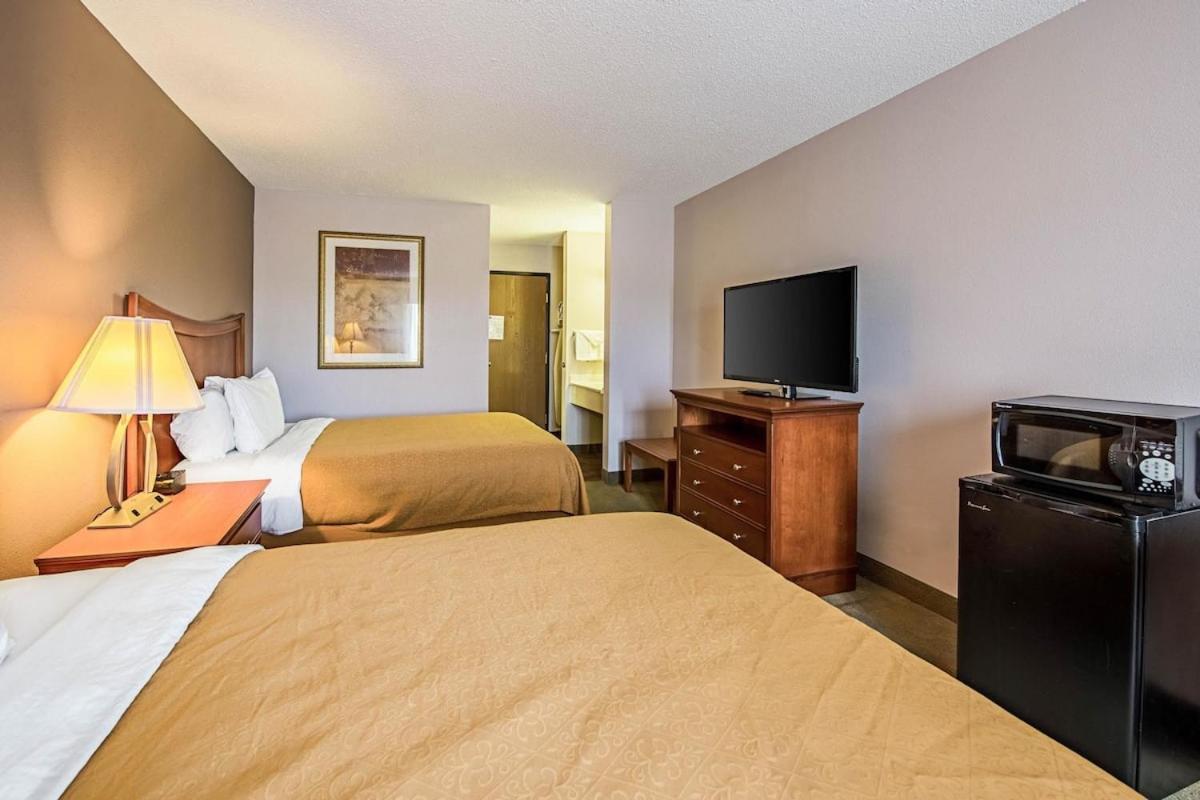 Royal Inn Suites Huntington Buitenkant foto
