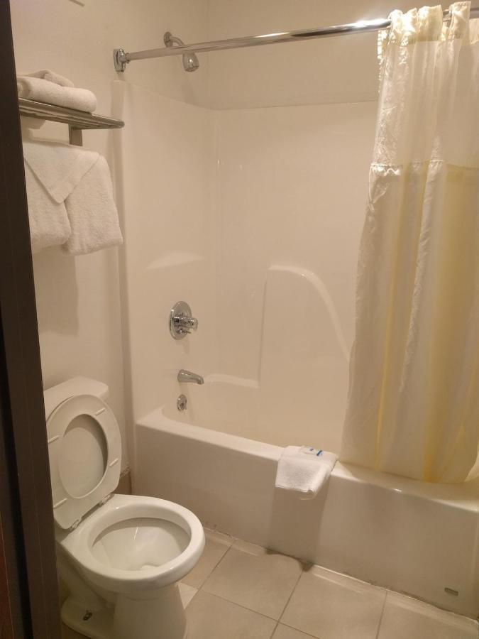 Royal Inn Suites Huntington Buitenkant foto